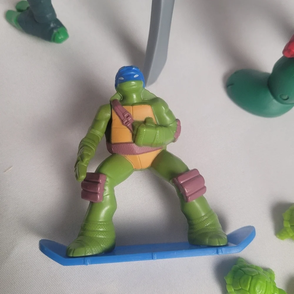 TMNT Teenage Mutant Ninja Turtles Lot Of Misc Figures & Weapons